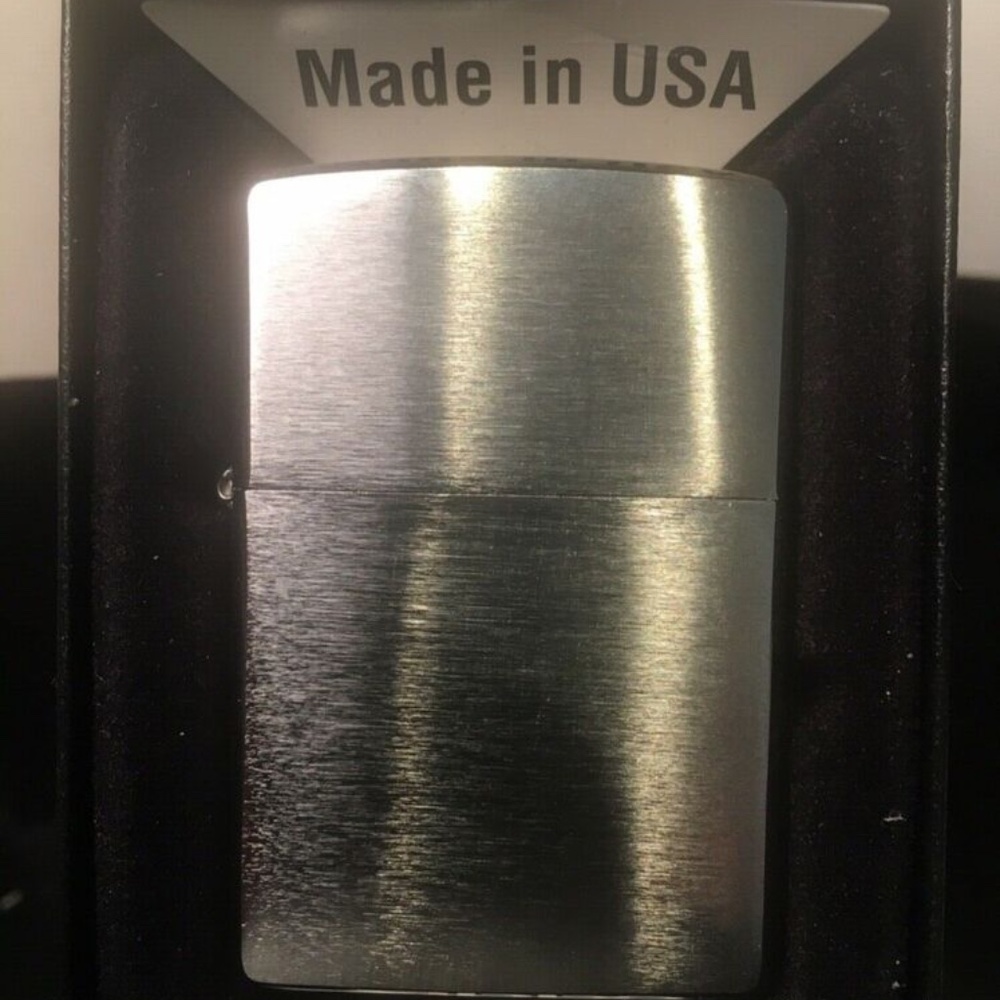 https:/2008 ZIPPO  USA NEW HIGH POLISHED CHROME CASE- NICE & CLEAN RETRO VINTAGE